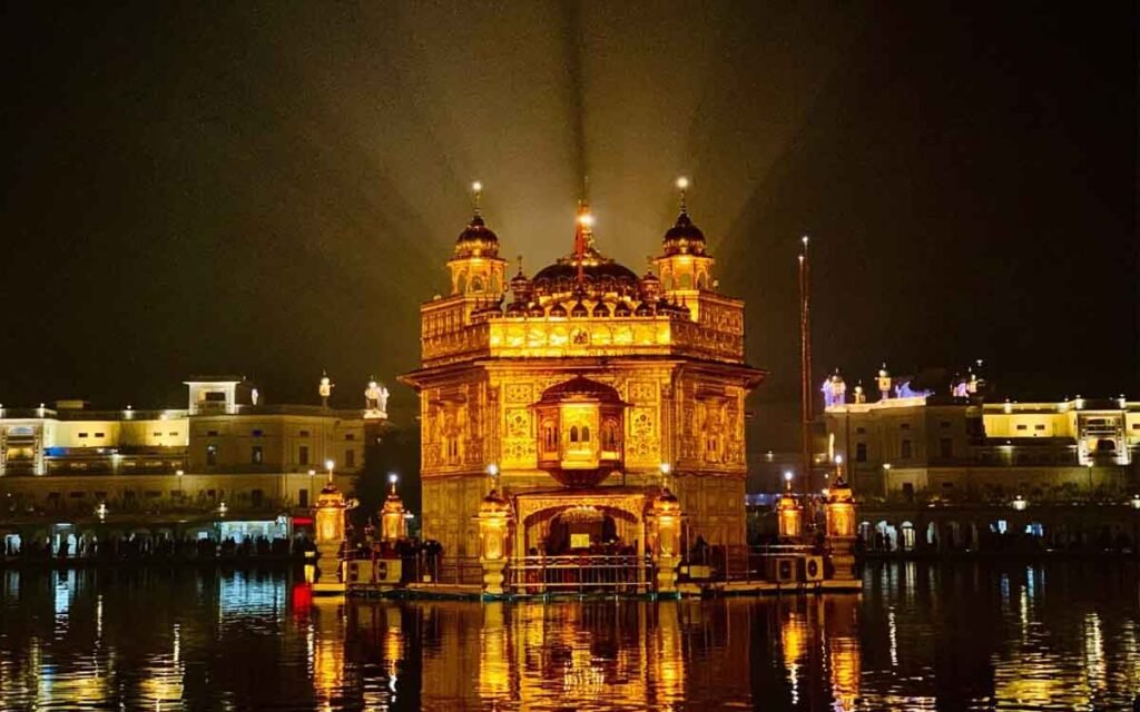 Top 10 Tourist Places In India