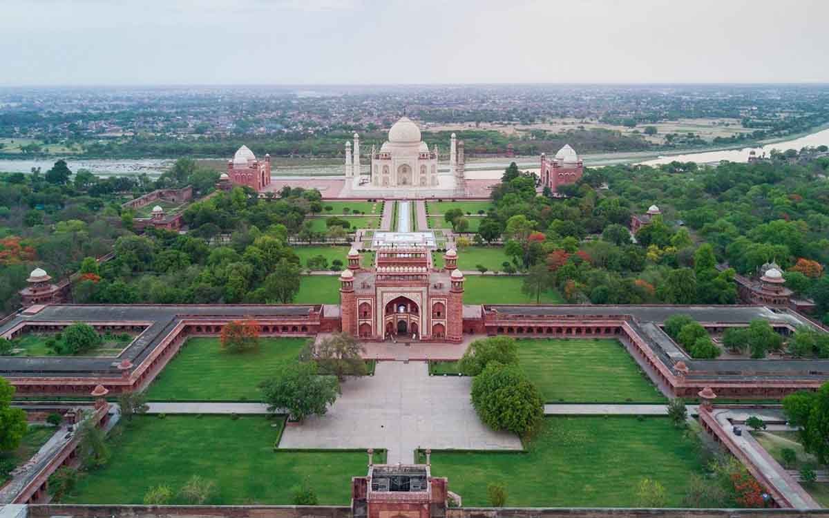 Timing and Entry fees of Agra Monuments