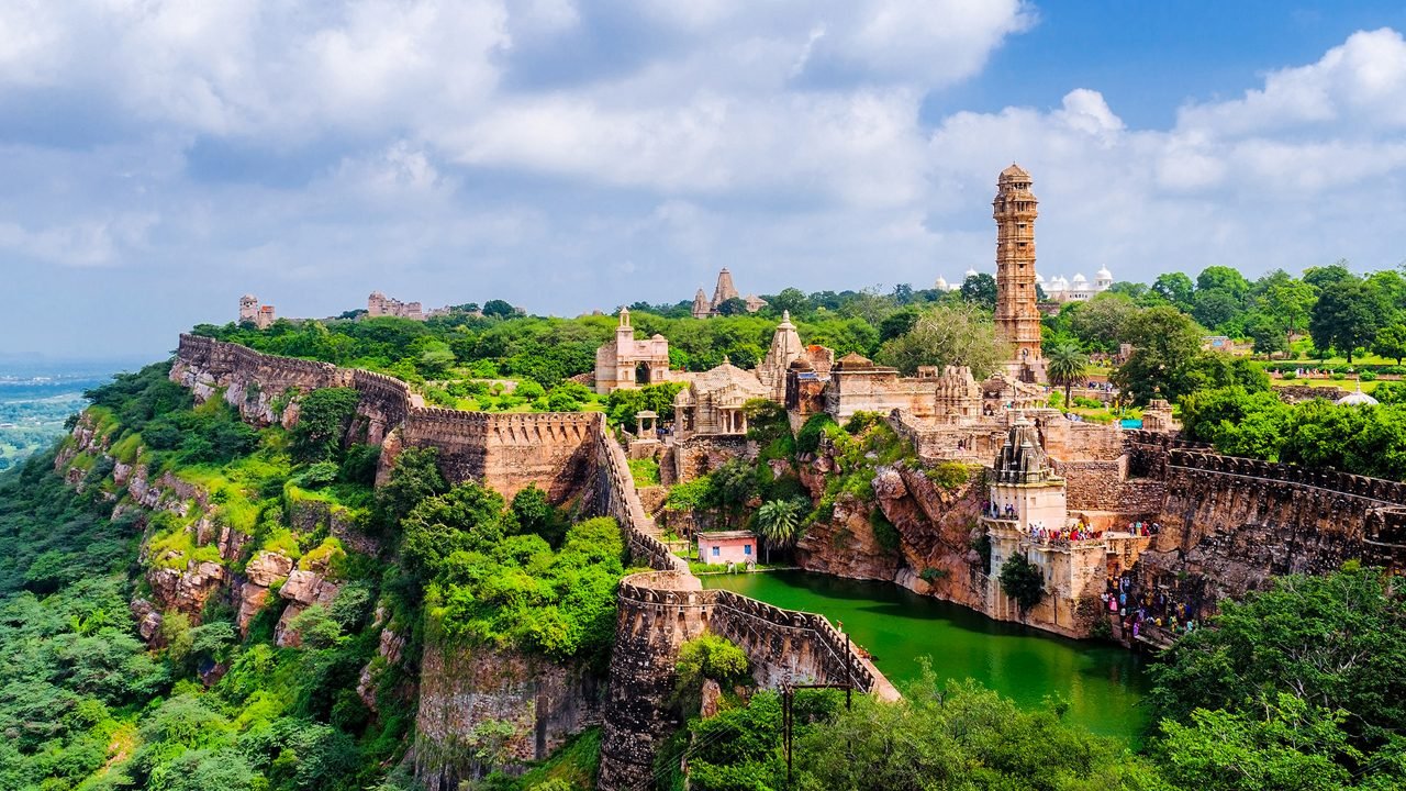 Largest fort in India: Chittorgarh Fort