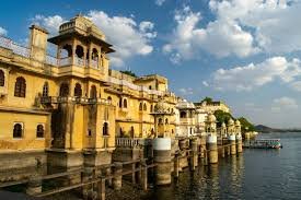 How Many Days Do I Need to Travel to India for the First Time